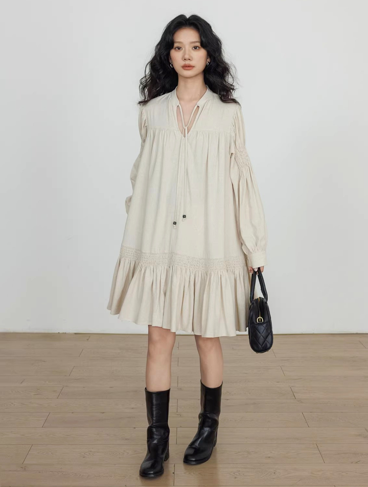 〈Pre order〉Tie-Neck Smocked Sleeve Dress