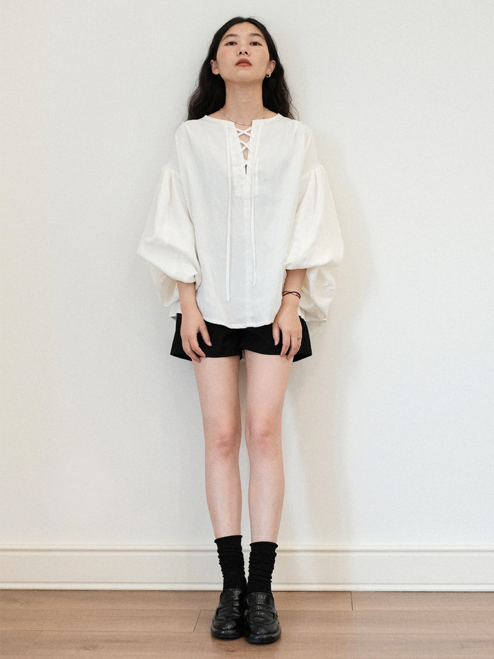 〈Pre Order〉Lace-Up Balloon Sleeve Blouse