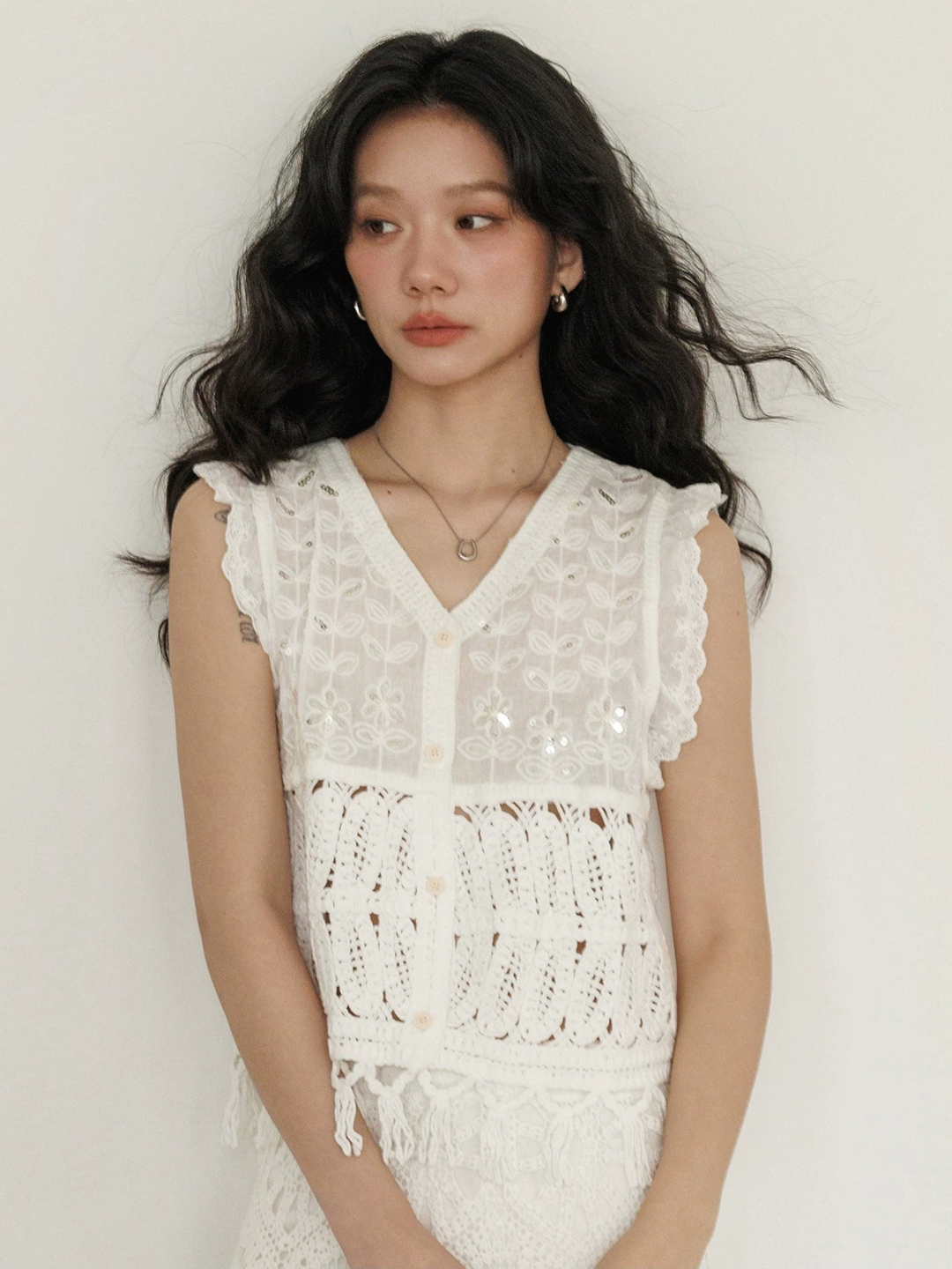 〈Pre order〉Sequin Crochet Lace Top