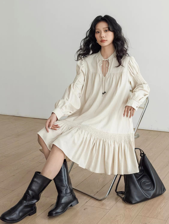 〈Pre order〉Tie-Neck Smocked Sleeve Dress