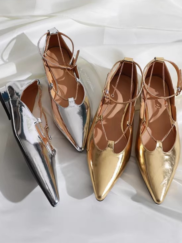 Modern Chain Pointed Flats