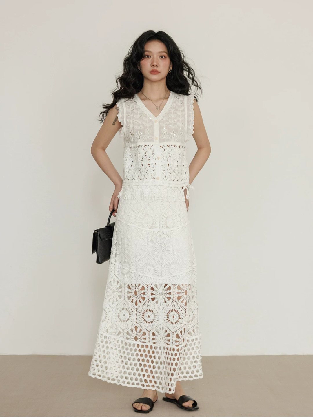 〈Pre order〉Sequin Crochet Lace Top