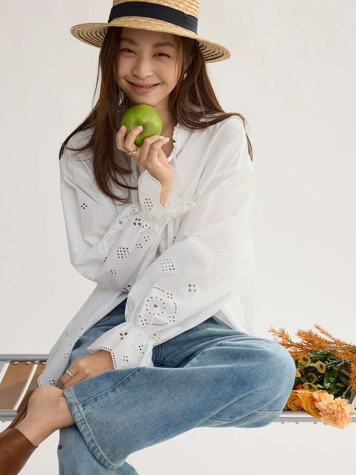 〈Pre Order〉Cutwork Embroidery Blouse