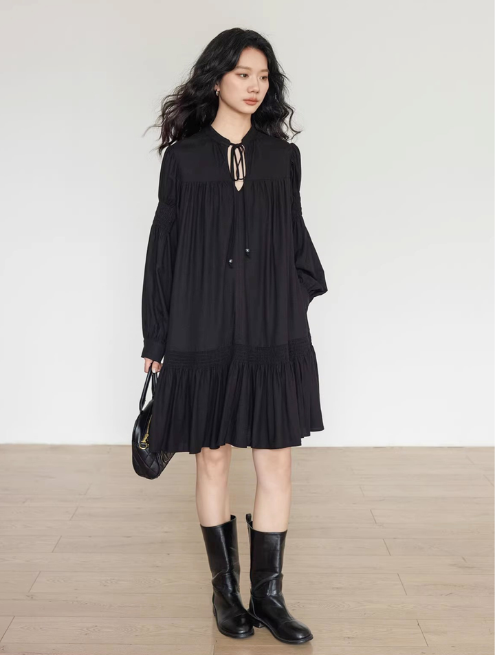 〈Pre order〉Tie-Neck Smocked Sleeve Dress