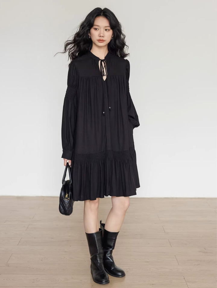 〈Pre order〉Tie-Neck Smocked Sleeve Dress