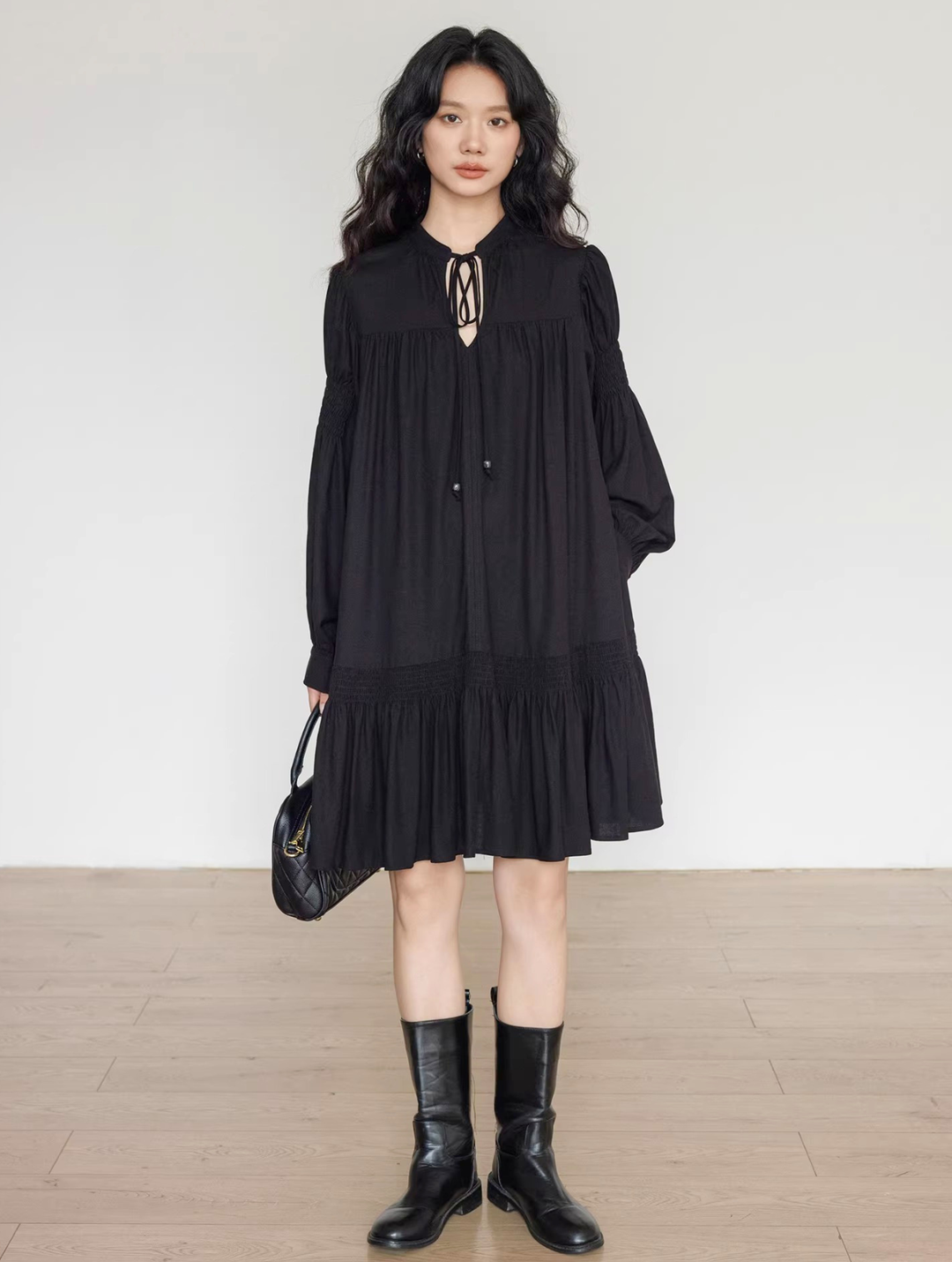 〈Pre order〉Tie-Neck Smocked Sleeve Dress