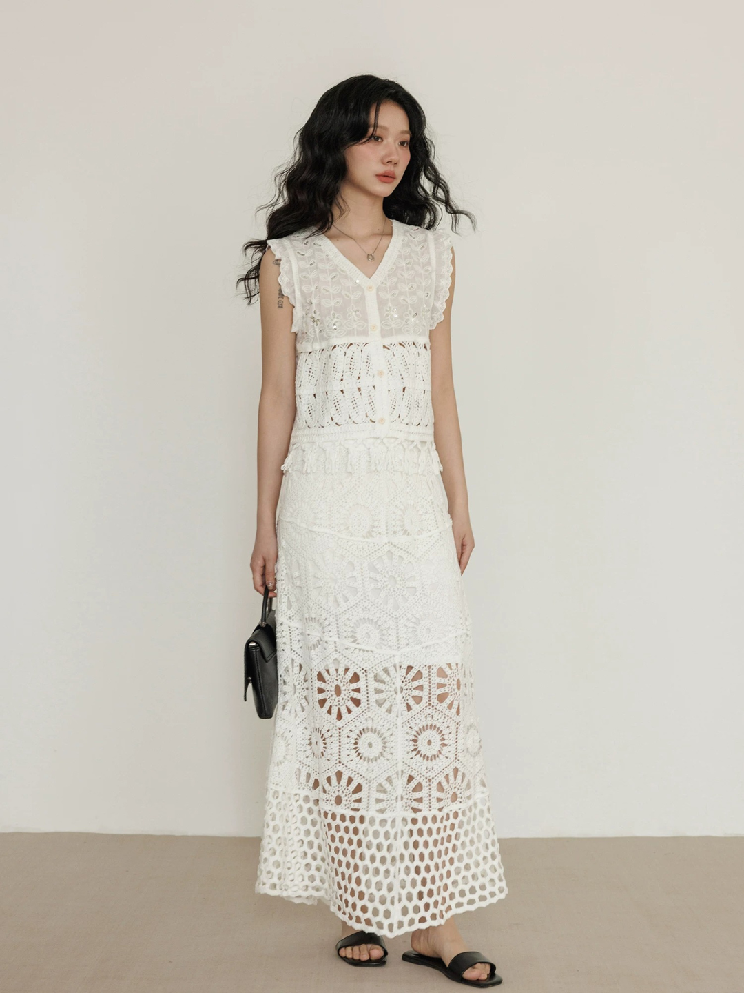 〈Pre order〉Sequin Crochet Lace Top