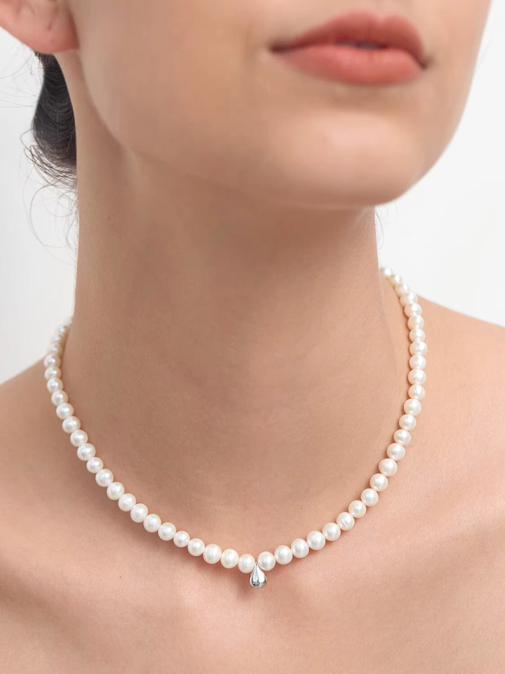 【EGO ACC】Teardrop Accent Freshwater Pearl Necklace