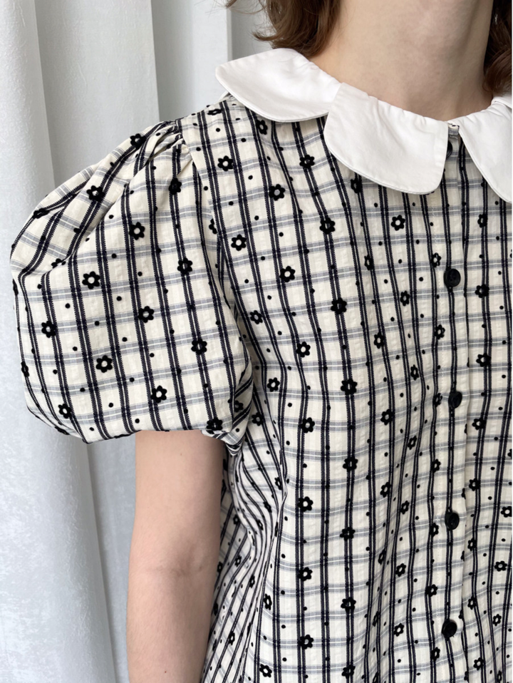 【Loose Smell】Petal Collar Floral Check Blouse