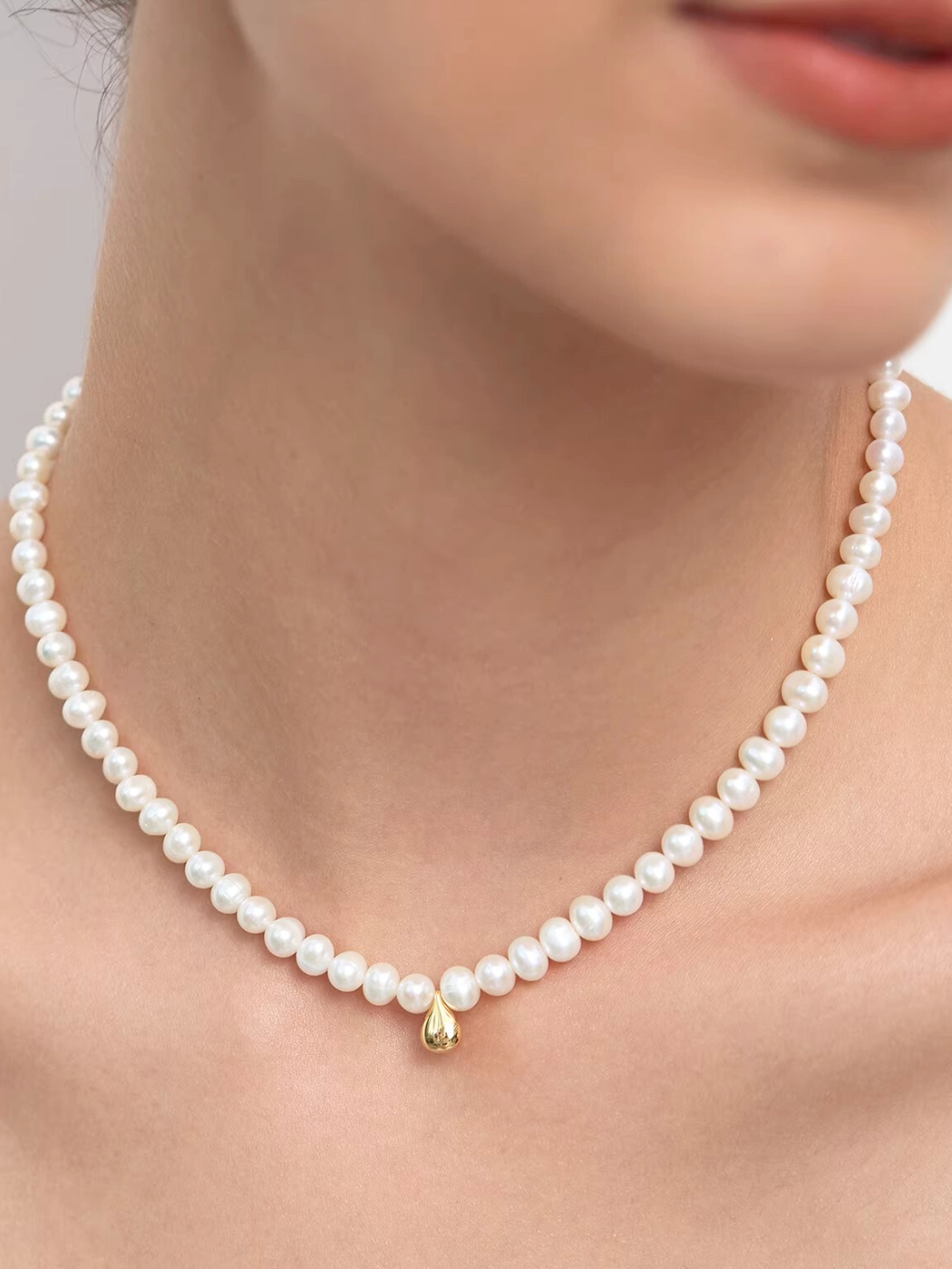 【EGO ACC】Teardrop Accent Freshwater Pearl Necklace