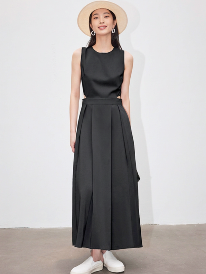 〈Pre Order〉Modern Cutout Maxi Dress