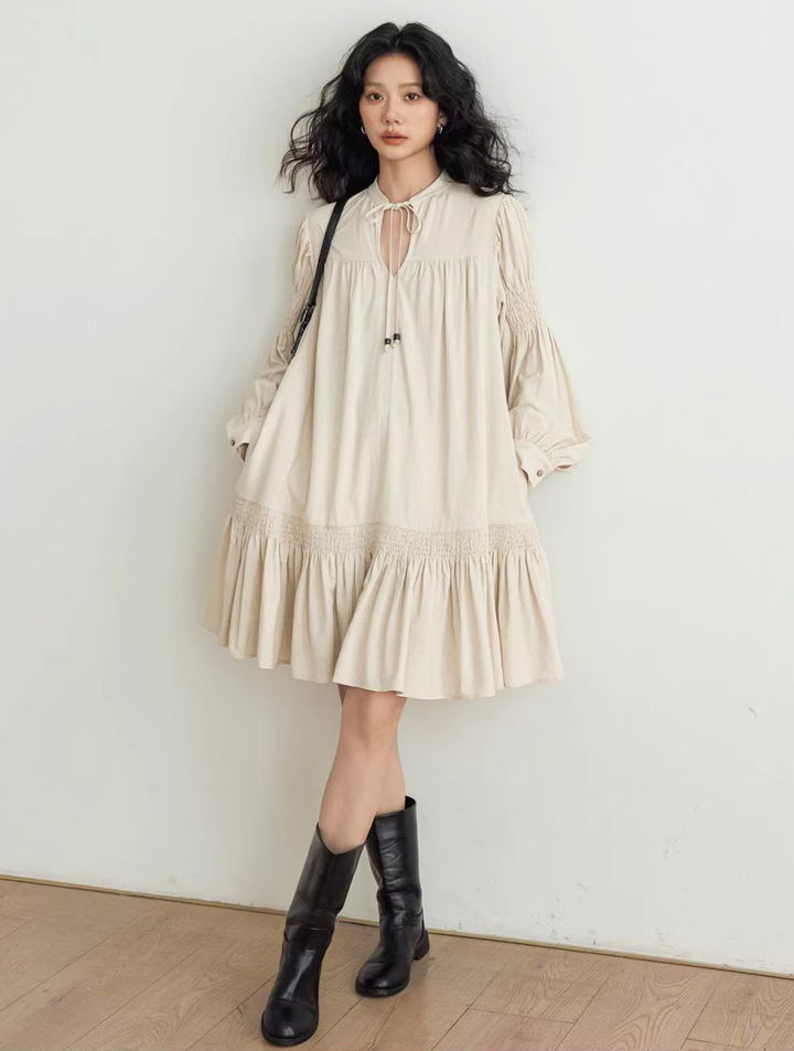 〈Pre order〉Tie-Neck Smocked Sleeve Dress