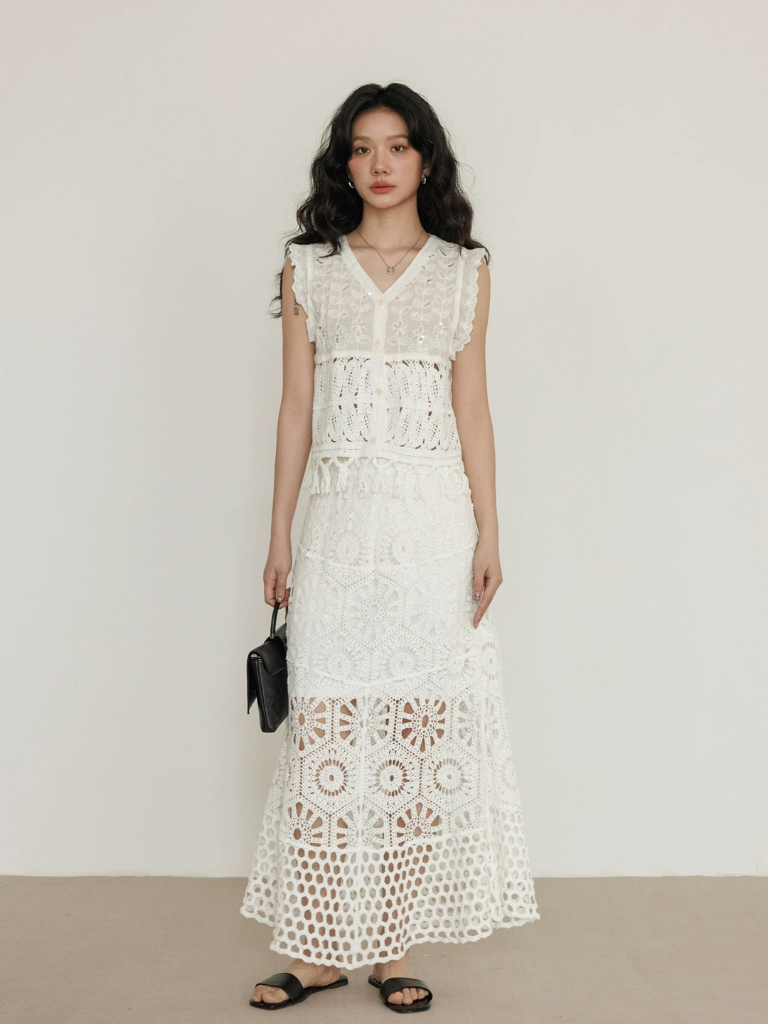 〈Pre order〉Sequin Crochet Lace Top