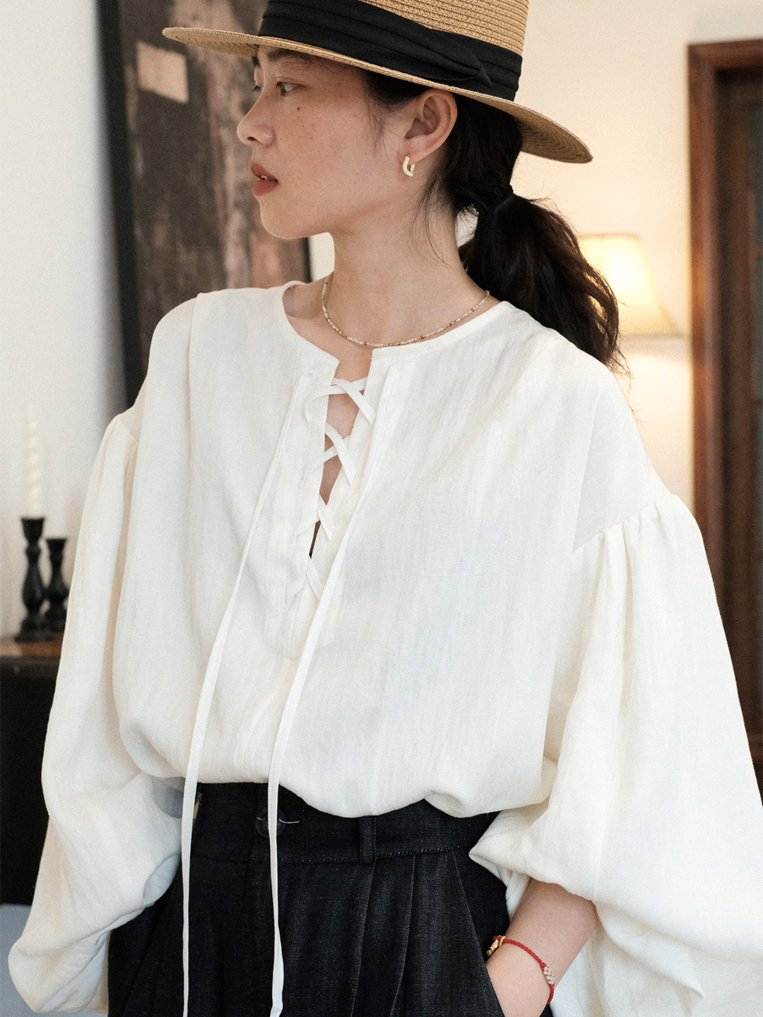〈Pre Order〉Lace-Up Balloon Sleeve Blouse