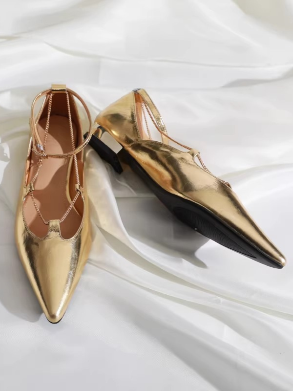 Modern Chain Pointed Flats