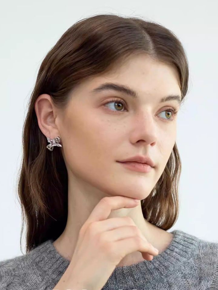 【EGO ACC】Crystal Ribbon Stud Earrings