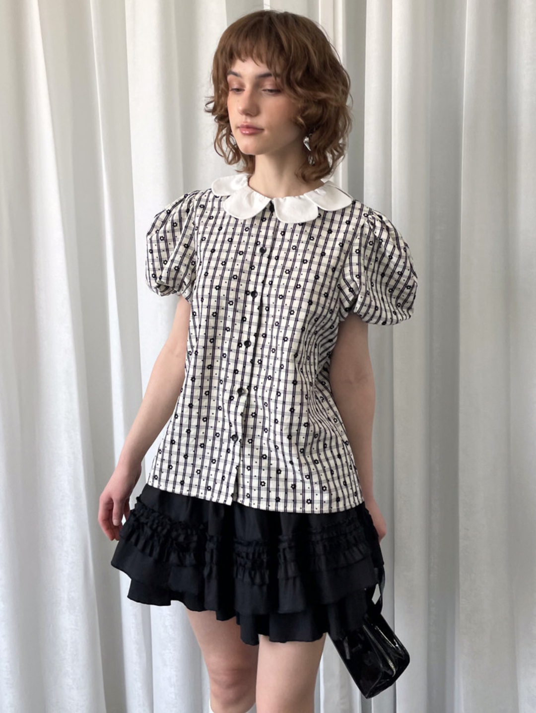 【Loose Smell】Petal Collar Floral Check Blouse