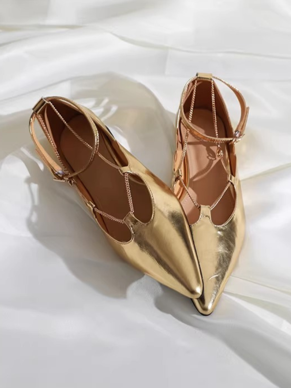 Modern Chain Pointed Flats