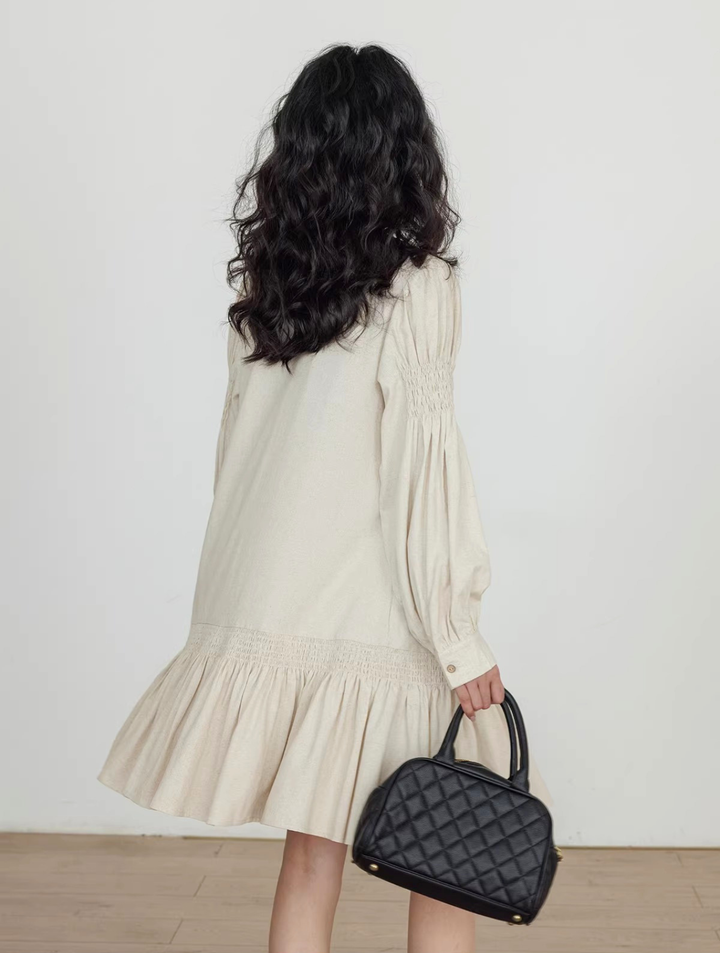 〈Pre order〉Tie-Neck Smocked Sleeve Dress