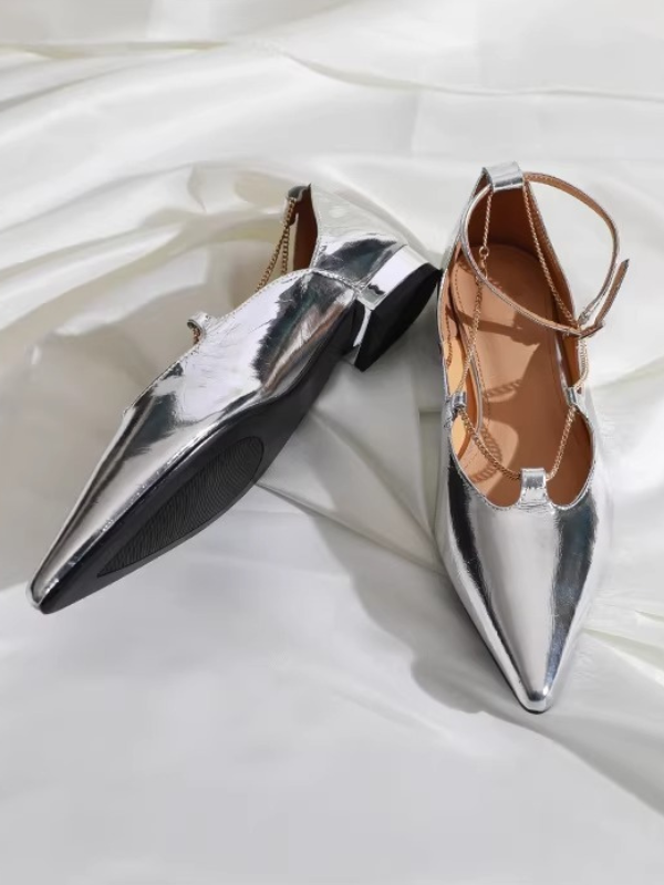 Modern Chain Pointed Flats