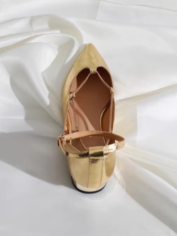 Modern Chain Pointed Flats