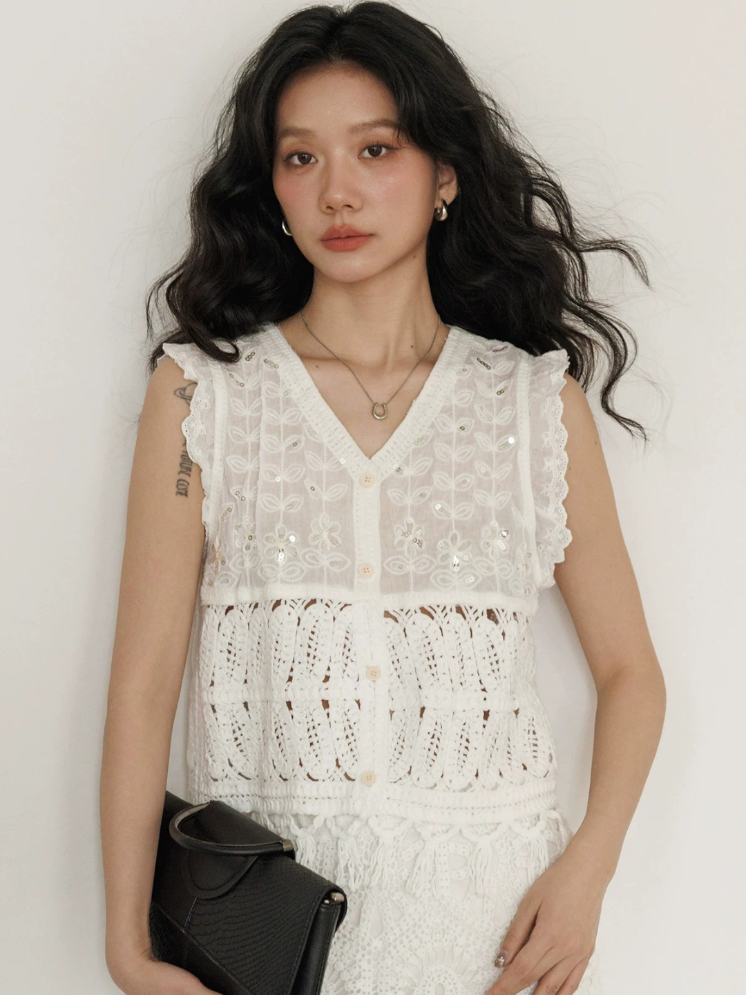 〈Pre order〉Sequin Crochet Lace Top