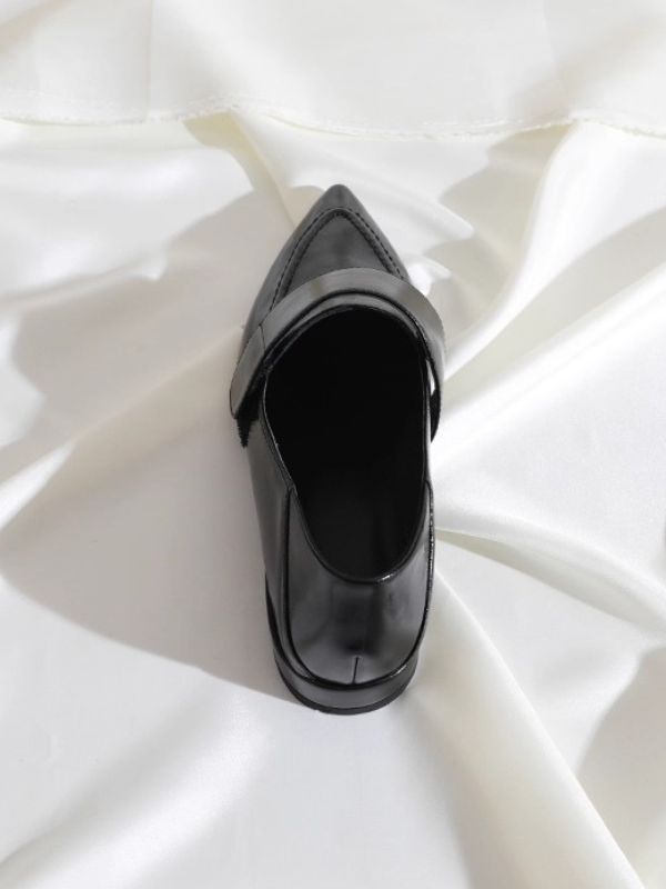 〈Pre Order〉Wide Strap Pointed Loafers