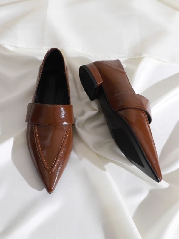 〈Pre Order〉Wide Strap Pointed Loafers
