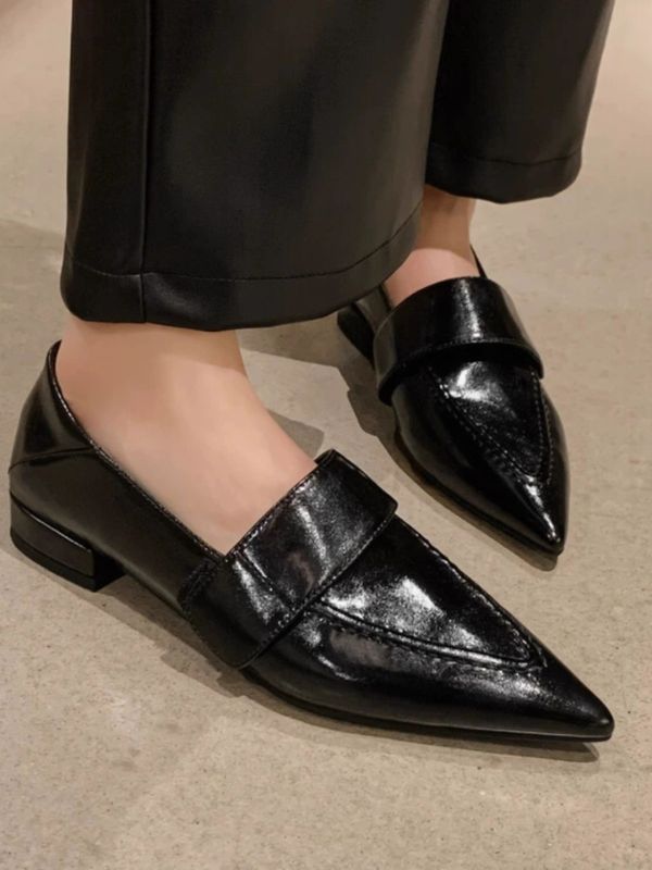 〈Pre Order〉Wide Strap Pointed Loafers